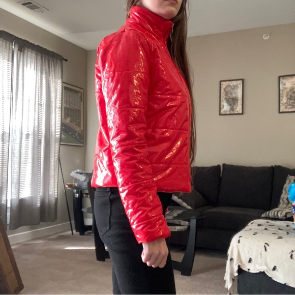 VINTAGE VIBRANT CHERRY RED PUFFER JACKET COAT - Picture 9 of 16